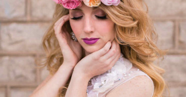 24 Stunning Bridal Flower Hairstyles