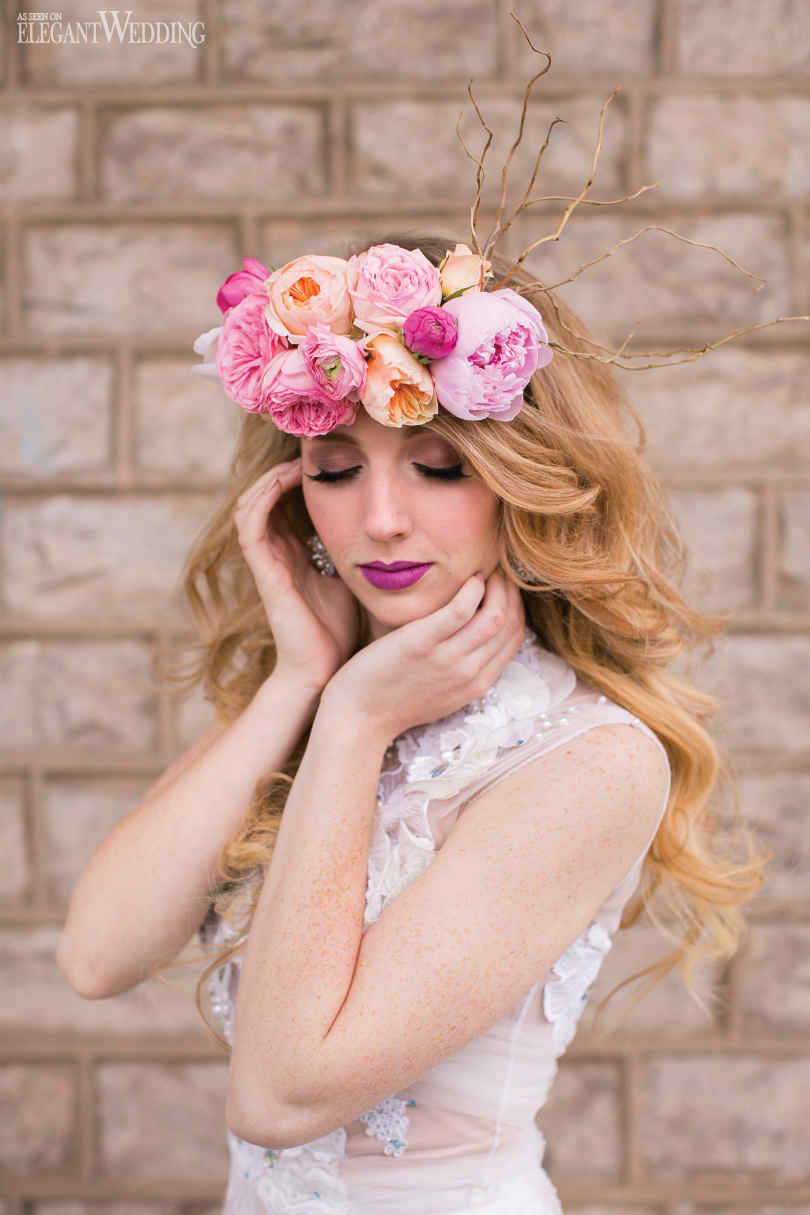 24 Stunning Bridal Flower Hairstyles