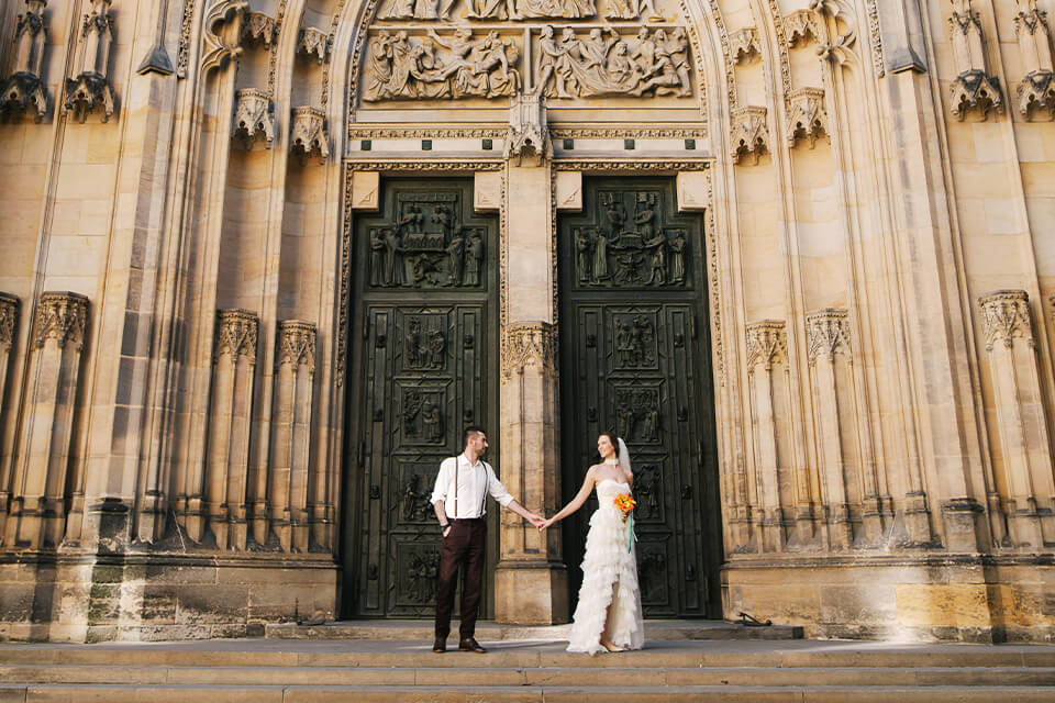 wedding photo ideas architecture