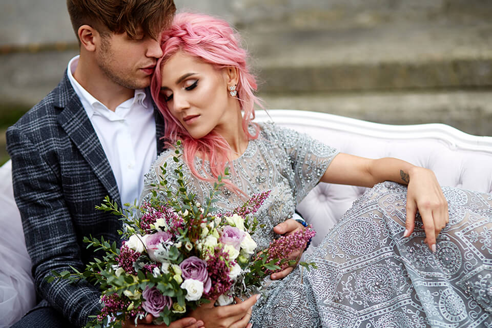 wedding photo ideas sitting pose