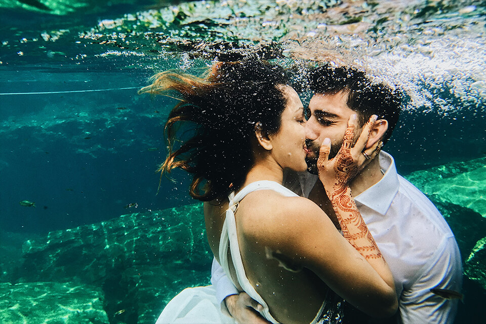 wedding photo ideas underwater