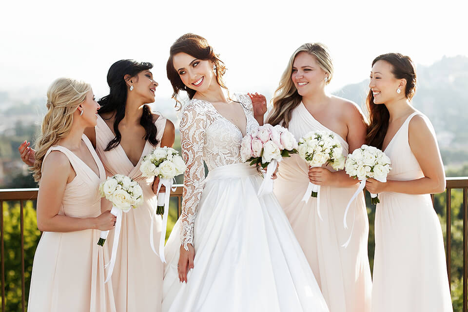 wedding photo ideas with bridesmaids