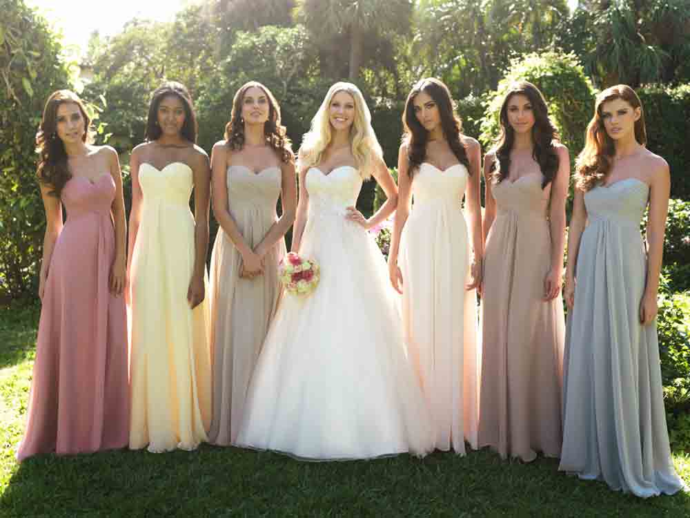 Same bridesmaid's dresses different colours