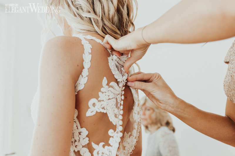 boho inspired bride getting ready