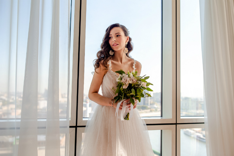 wedding hair with side part