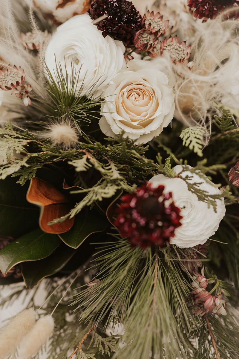 bridal bouquet for a winter wedding