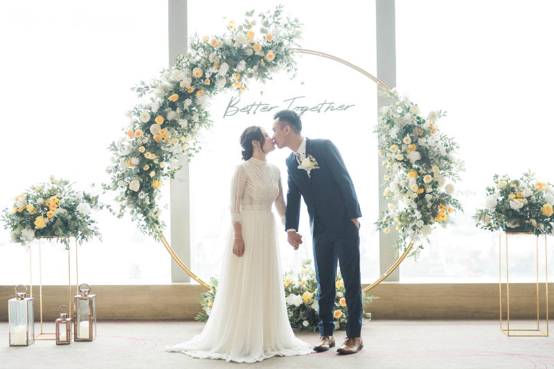 wedding ceremony arch for a cohesive wedding theme