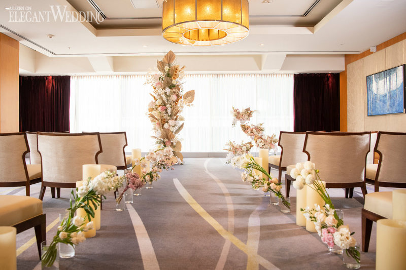 gold and white floral wedding ceremony ideas