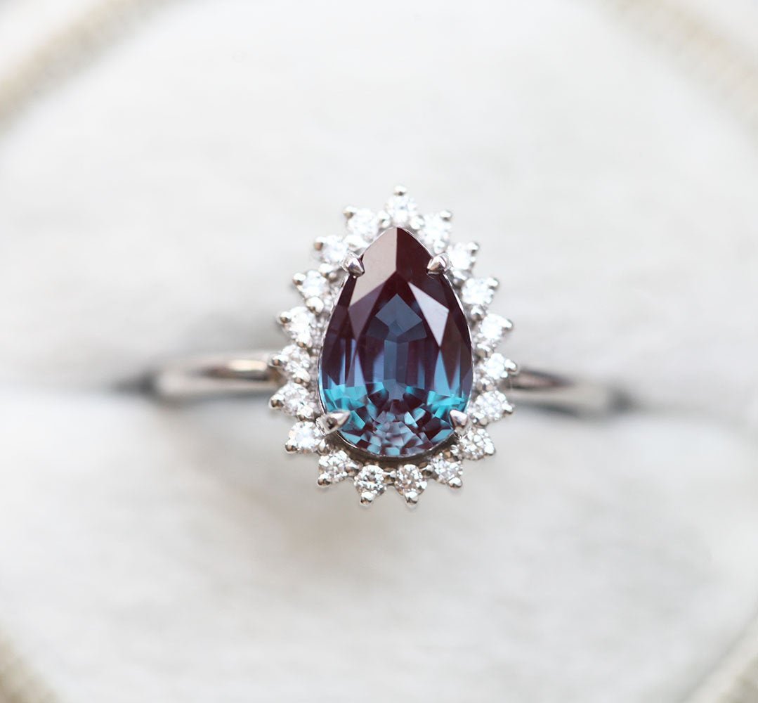 CAPUCINNE’S GUIDE FOR UNIQUE ENGAGEMENT RINGS