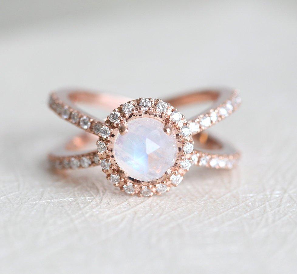 CAPUCINNE’S GUIDE FOR UNIQUE ENGAGEMENT RINGS