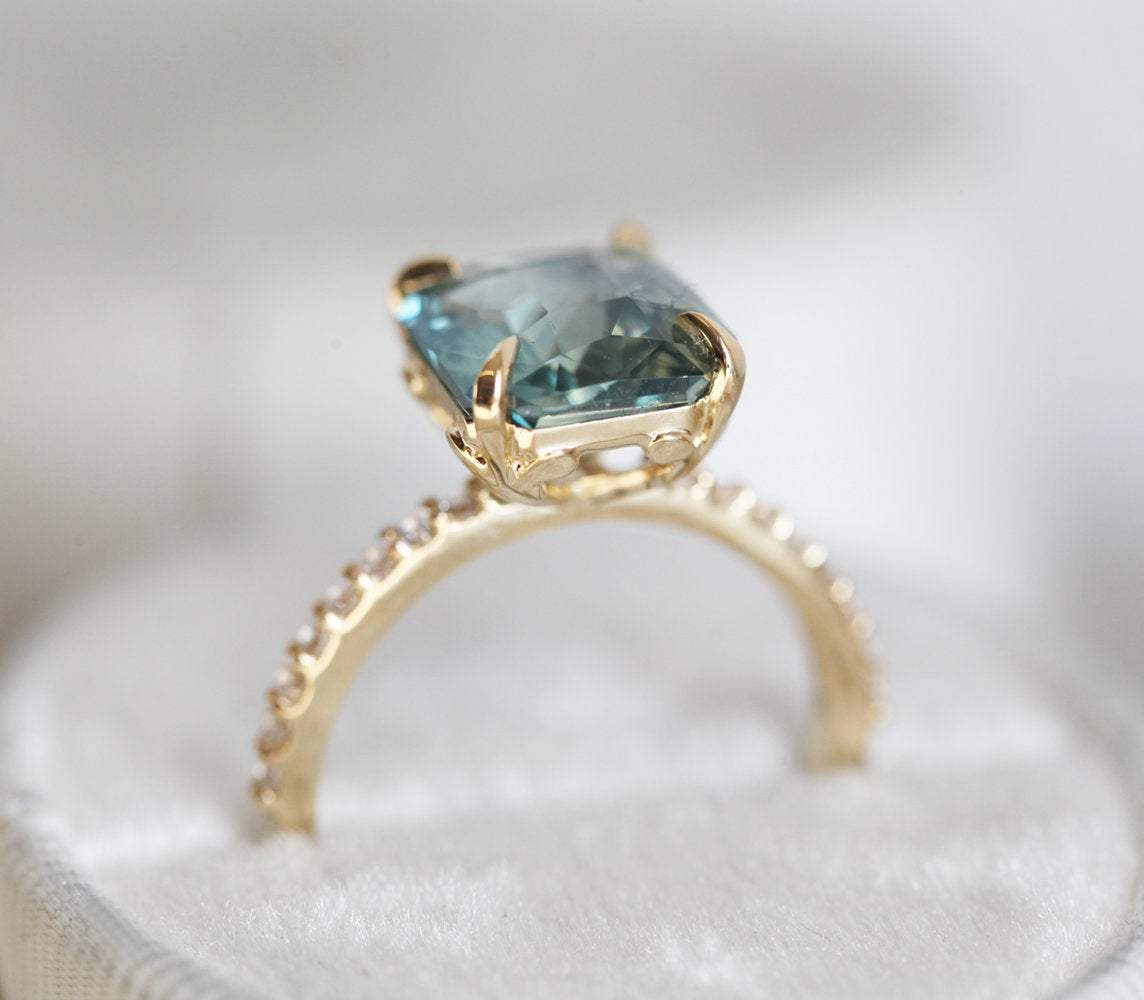 CAPUCINNE’S GUIDE FOR UNIQUE ENGAGEMENT RINGS