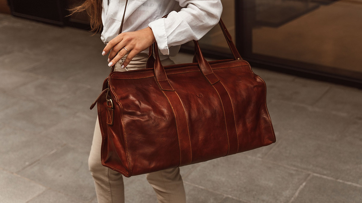 leather travel bag