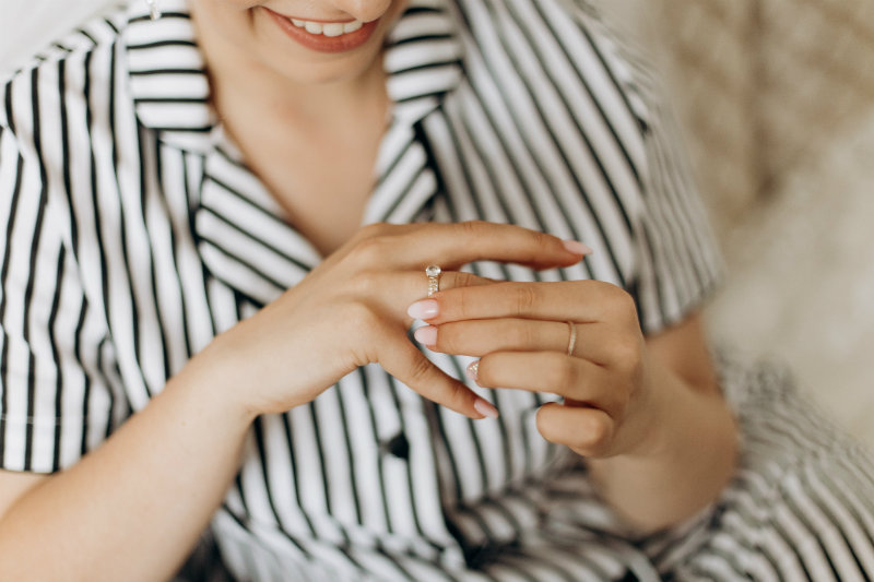 try on jewellery