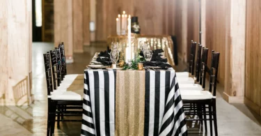 black and white table decor