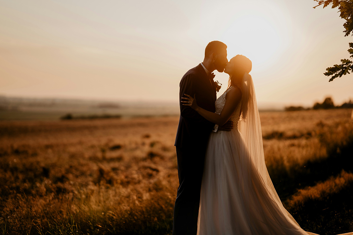 Starting the journey to your wedding day with a beautiful and impressive wedding website can make all the difference in setting the tone for you