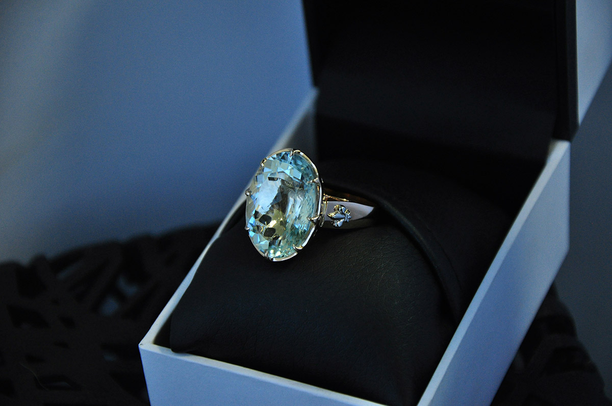 saphire diamond ring