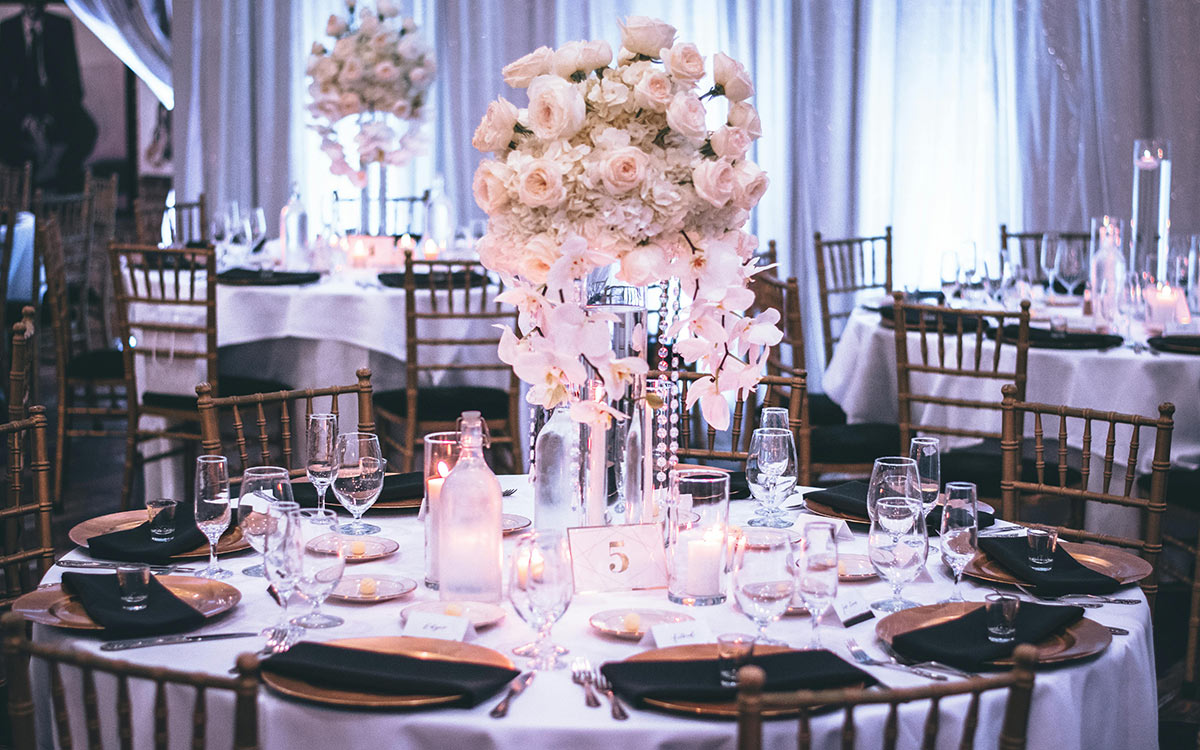 pretty wedding table decor