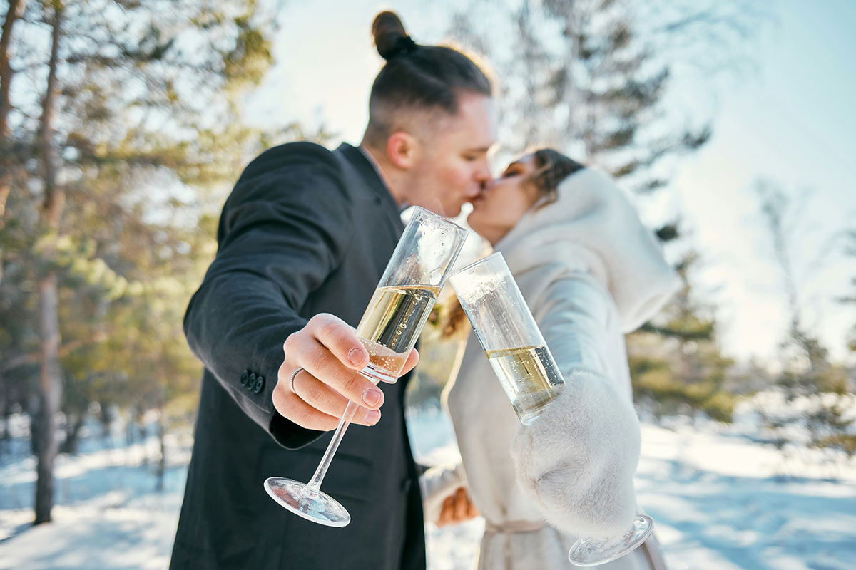 Perfect Champagne Glasses for Your Wedding Toast